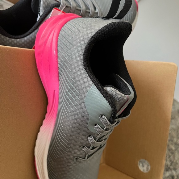 Brand new sneakers for girls - Picture 4 of 5